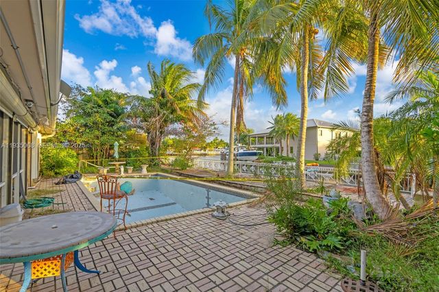 12900 Ixora Cir, North Miami, FL 33181