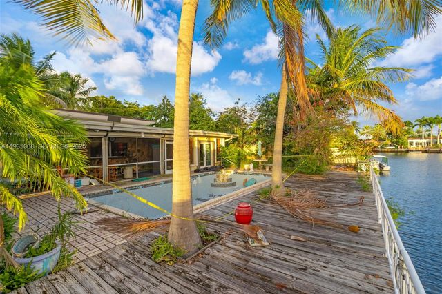 12900 Ixora Cir, North Miami, FL 33181