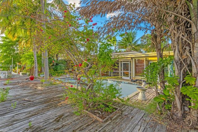 12900 Ixora Cir, North Miami, FL 33181