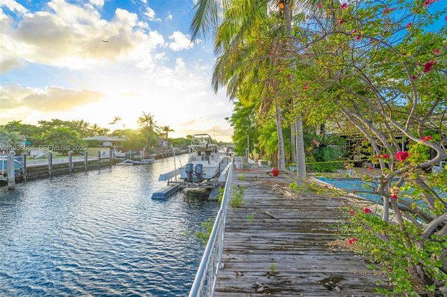 12900 Ixora Cir, North Miami, FL 33181