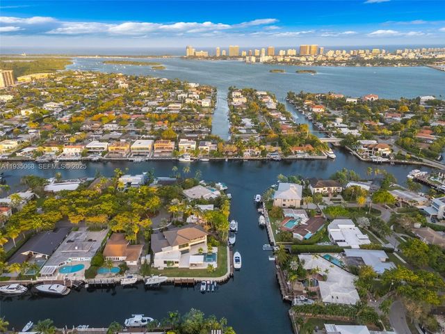 12900 Ixora Cir, North Miami, FL 33181