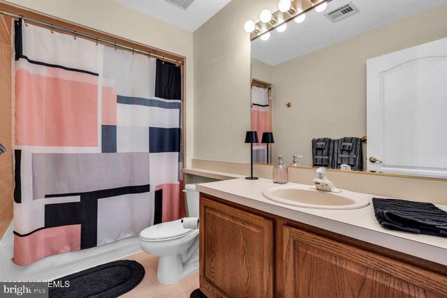 27 ABERGELE DR, Toms River, NJ 08757