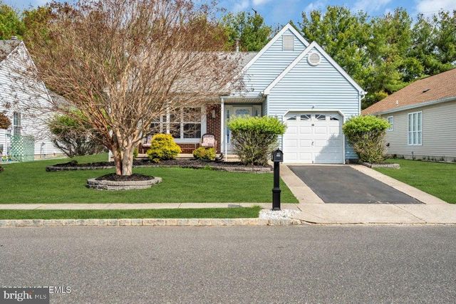 27 ABERGELE DR, Toms River, NJ 08757