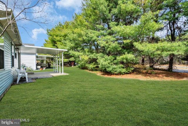 27 ABERGELE DR, Toms River, NJ 08757