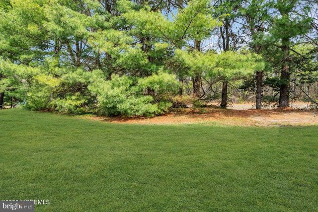 27 ABERGELE DR, Toms River, NJ 08757