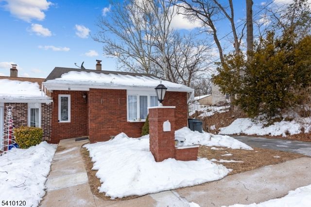 13 James St, Dover Town, NJ 07801