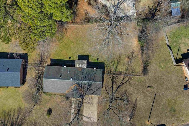 2206 Hendricks St, Gladewater, TX 75647