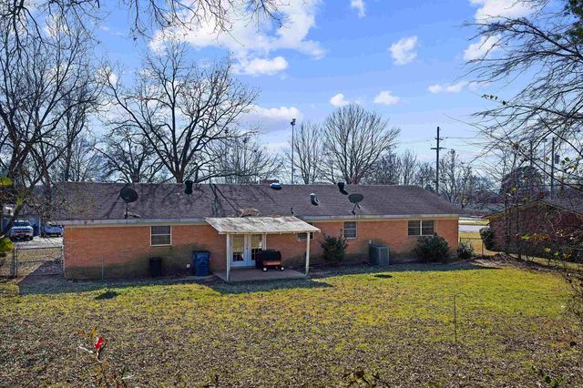 2206 Hendricks St, Gladewater, TX 75647