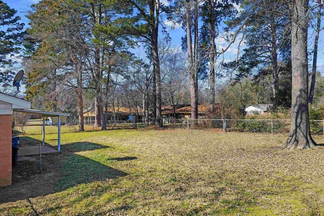 2206 Hendricks St, Gladewater, TX 75647