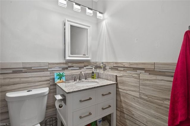 977 Barrington CT, Virginia Beach, VA 23452