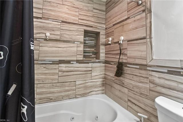 977 Barrington CT, Virginia Beach, VA 23452