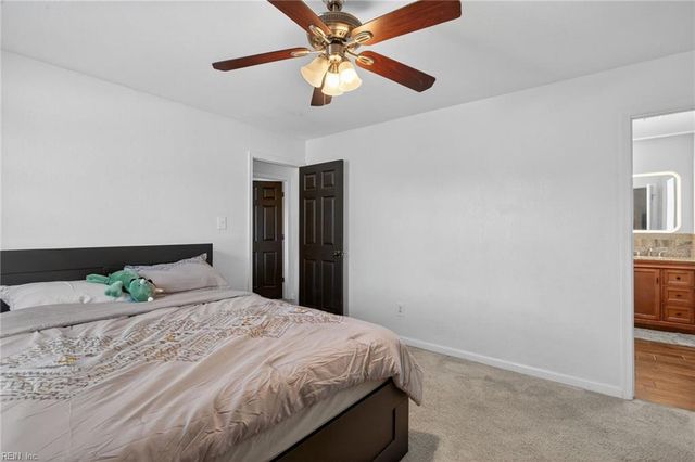 977 Barrington CT, Virginia Beach, VA 23452