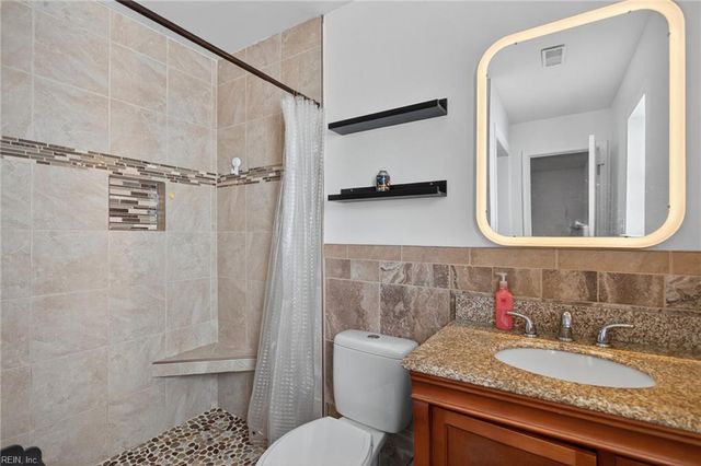 977 Barrington CT, Virginia Beach, VA 23452