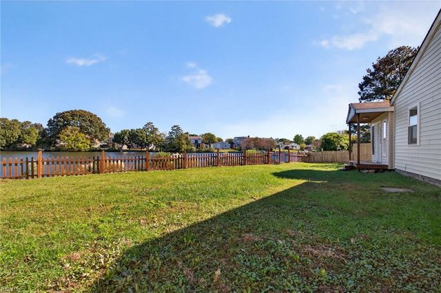 977 Barrington CT, Virginia Beach, VA 23452