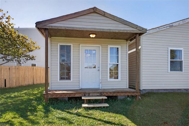 977 Barrington CT, Virginia Beach, VA 23452