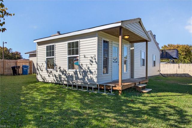 977 Barrington CT, Virginia Beach, VA 23452