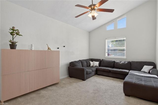 977 Barrington CT, Virginia Beach, VA 23452