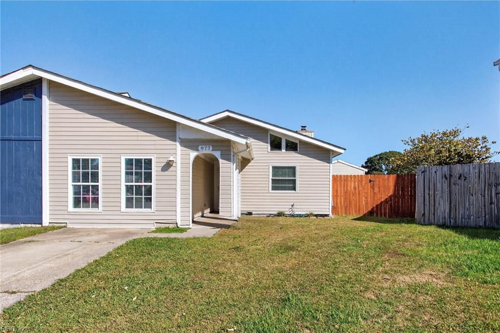 977 Barrington CT, Virginia Beach, VA 23452