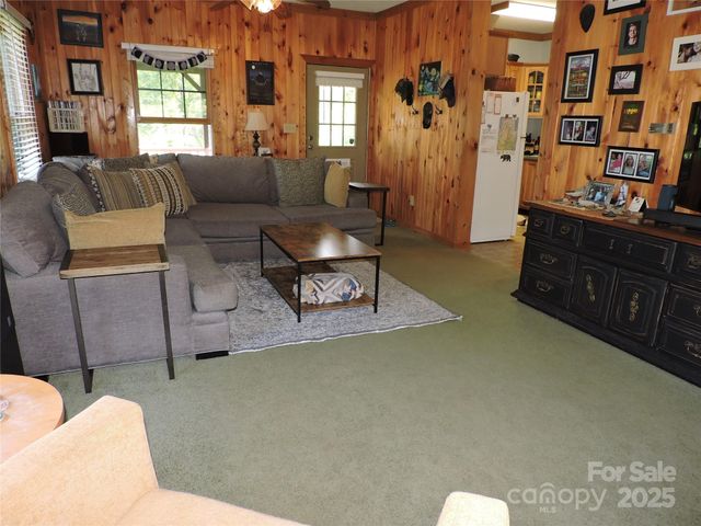 674 Johnson's River Bend Lane, Bakersville, NC 28705