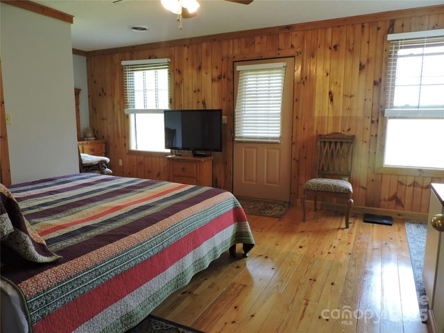 674 Johnson's River Bend Lane, Bakersville, NC 28705
