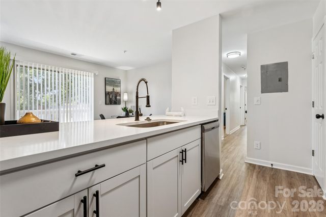 1638 Arlyn Circle G, Charlotte, NC 28213