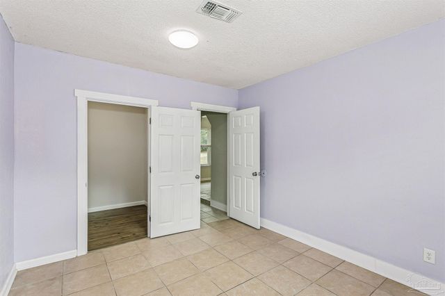 5453 Camille Gardens Cir, Milton, FL 32570