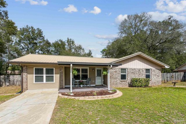 5453 Camille Gardens Cir, Milton, FL 32570