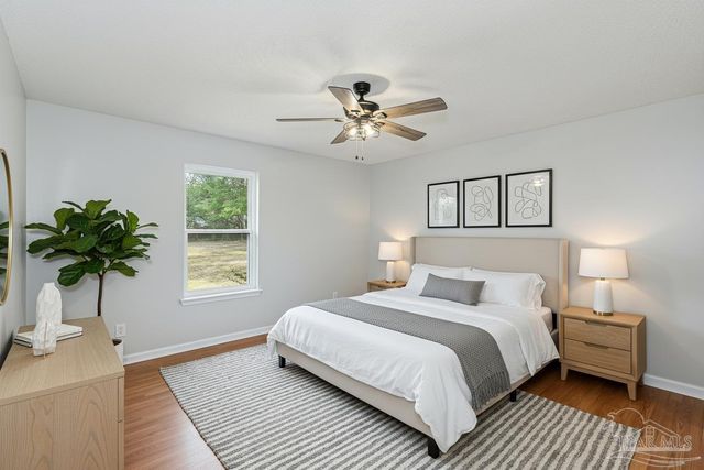 5453 Camille Gardens Cir, Milton, FL 32570