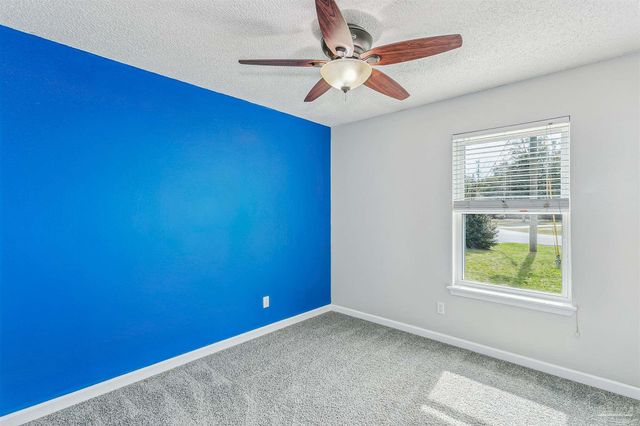 5453 Camille Gardens Cir, Milton, FL 32570