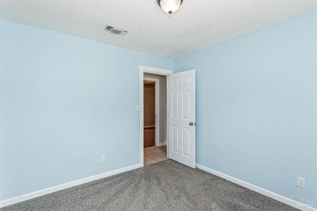 5453 Camille Gardens Cir, Milton, FL 32570