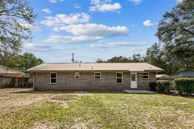 5453 Camille Gardens Cir, Milton, FL 32570