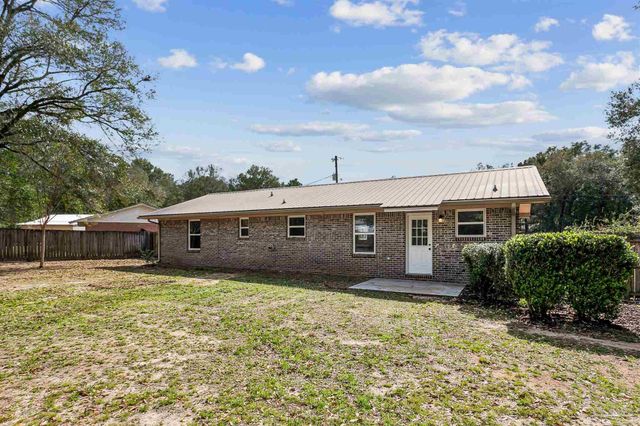 5453 Camille Gardens Cir, Milton, FL 32570