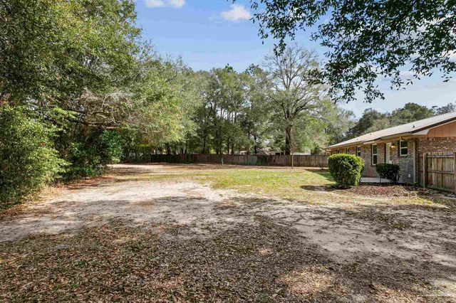 5453 Camille Gardens Cir, Milton, FL 32570