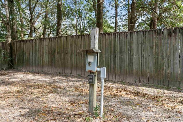 5453 Camille Gardens Cir, Milton, FL 32570