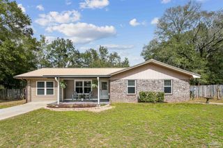 5453 Camille Gardens Cir, Milton, FL 32570