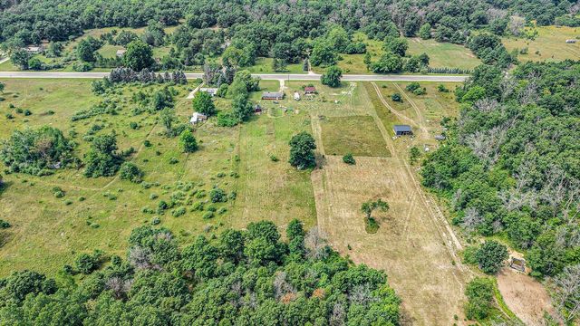 5942 N Woodbridge Road, Merrill Twp, MI 49349