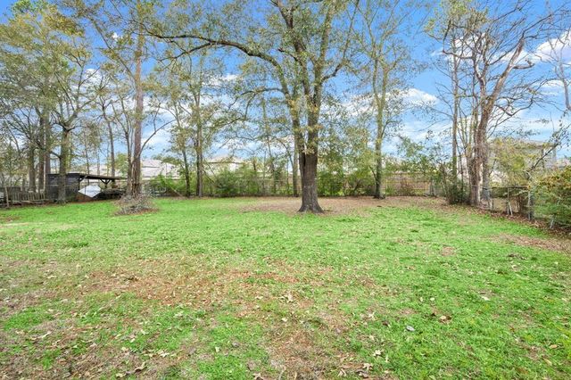 3699 Piney Point Road, Conroe, TX 77301