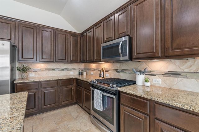 133 Kirkhill ST, Hutto, TX 78634