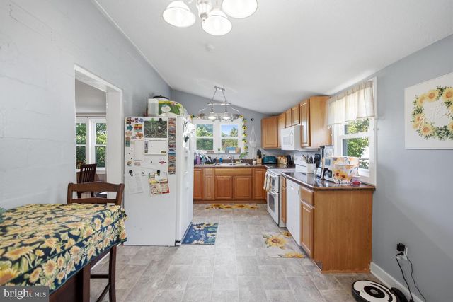 991 HAMMONDS MILL RD, Hedgesville, WV 25427