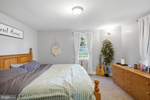 991 HAMMONDS MILL RD, Hedgesville, WV 25427