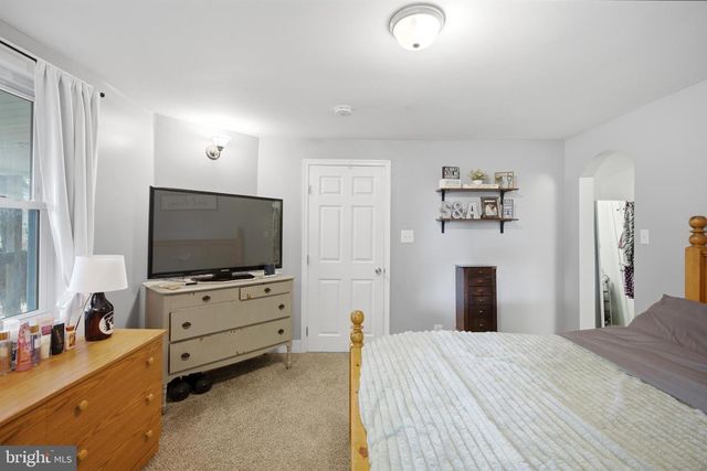 991 HAMMONDS MILL RD, Hedgesville, WV 25427