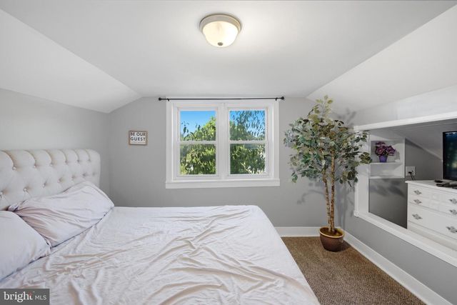 991 HAMMONDS MILL RD, Hedgesville, WV 25427
