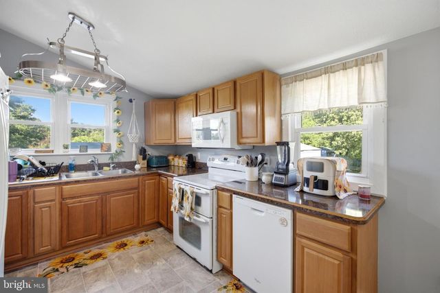 991 HAMMONDS MILL RD, Hedgesville, WV 25427