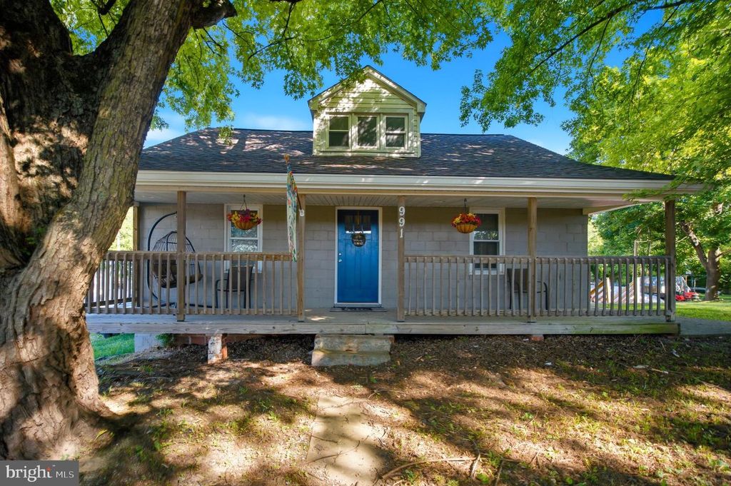 991 HAMMONDS MILL RD, Hedgesville, WV 25427