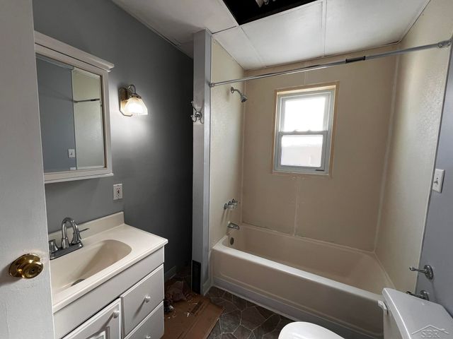 304 S Erie Street, Bay City, MI 48706