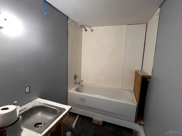 304 S Erie Street, Bay City, MI 48706