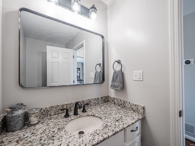 10200 Byron Court, Newburgh, IN 47630