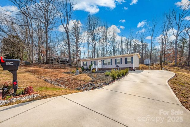 209 Sailwinds Road, Mooresville, NC 28115