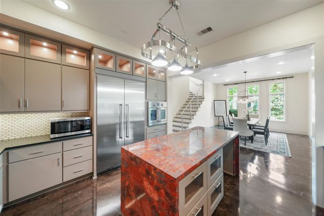 3610 Oak Forest Drive, Houston, TX 77018