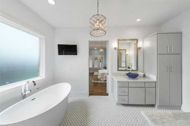 3610 Oak Forest Drive, Houston, TX 77018